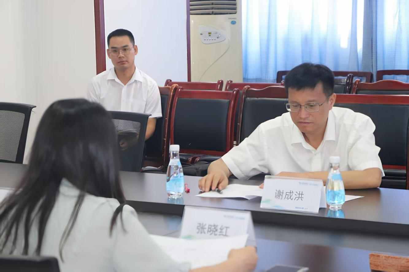 涪陵區(qū)委常委、政法委書(shū)記謝成洪到我司調(diào)研